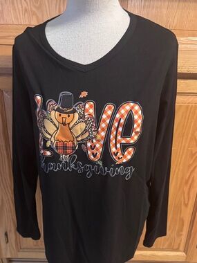 Women's Black Long Sleeve V-Neck Large T-Shirt "Love Thanksgiving" Turkey